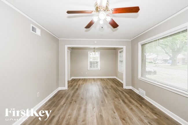 Building Photo - 1493 Fox St