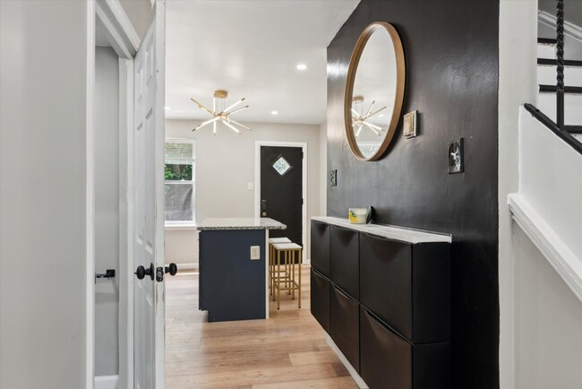 Foto del edificio - 5846 Morton St