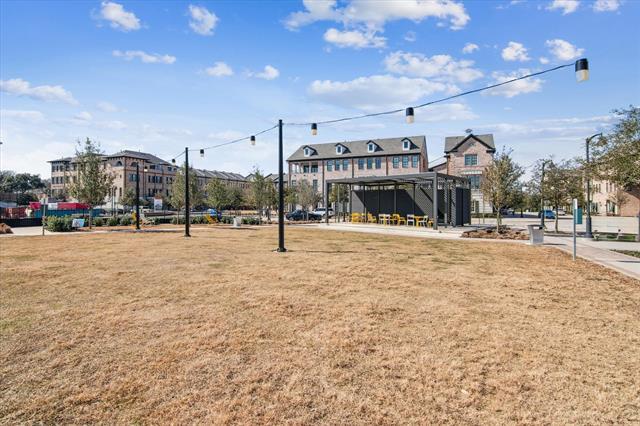 Foto del edificio - 15005 Oak St