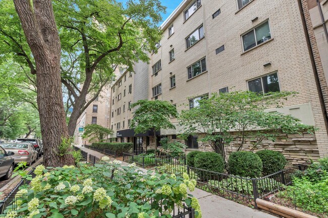Foto del edificio - 2629 N Hampden Ct