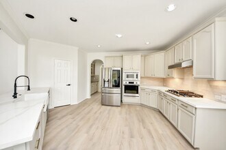 Building Photo - 527 Little River Ct