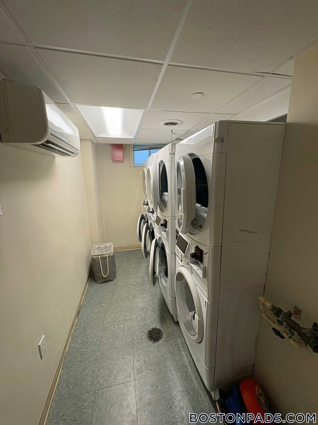 Building Photo - 1 Langdon Square