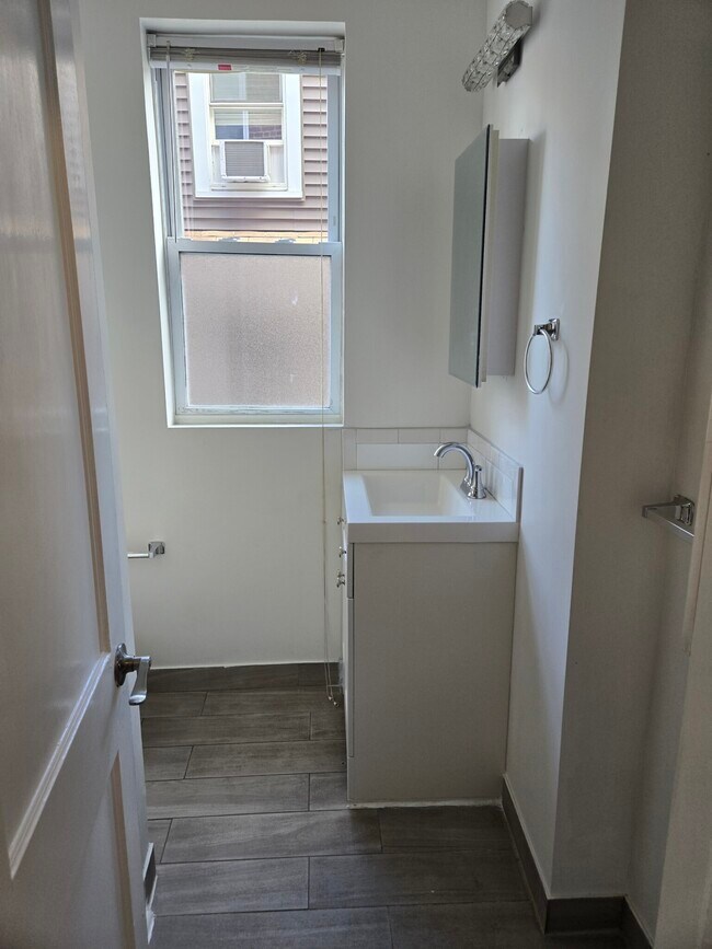 Foto del edificio - 1185 Commonwealth Ave