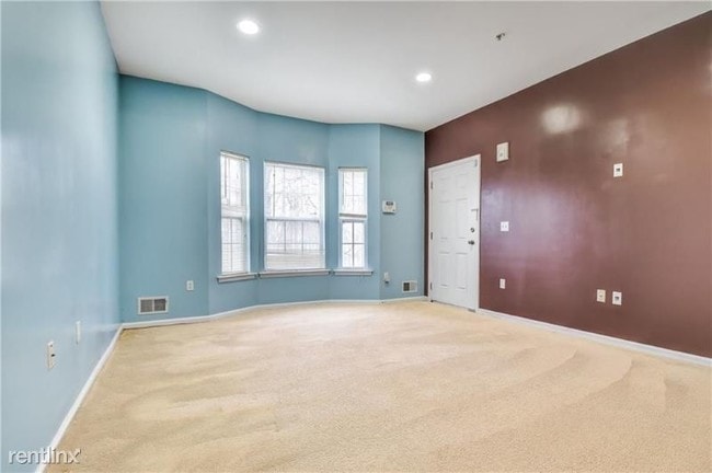 Building Photo - 2 br, 2 bath Condo - 223 Pinelli Dr