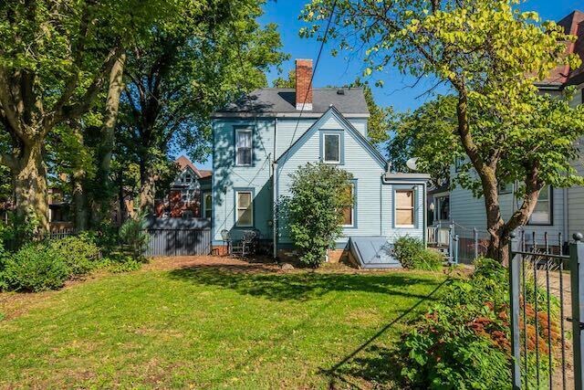 Building Photo - Historic Home Near Bradley