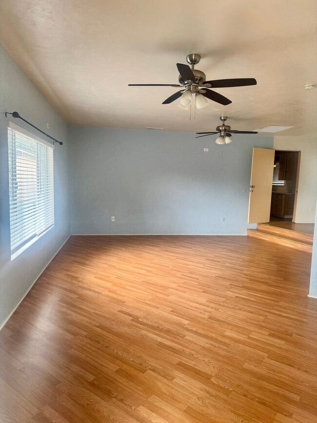 Building Photo - Single Family Home