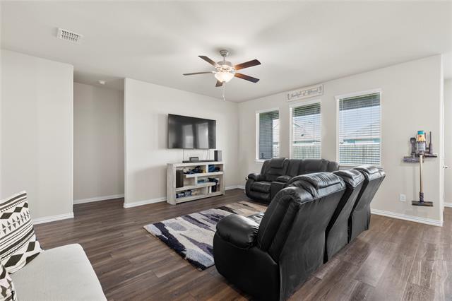 Foto del edificio - 4949 Parrington Dr