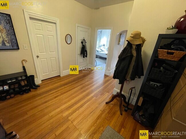 Foto del edificio - 1490 Beacon St
