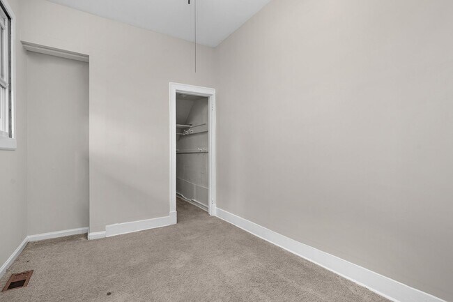 Foto del edificio - 3503 Oakmont Ave