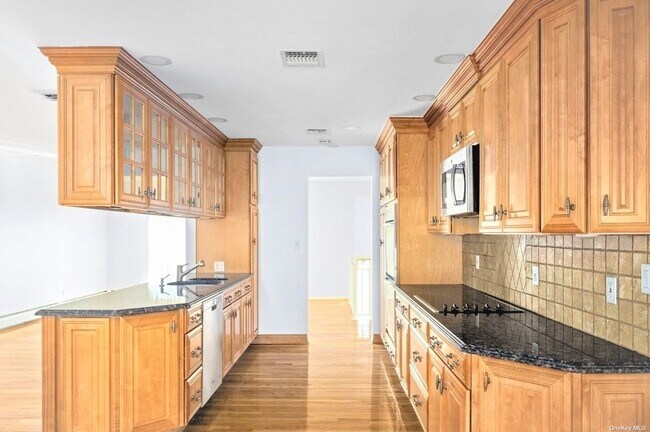 Foto del edificio - 38 Valley Ln N