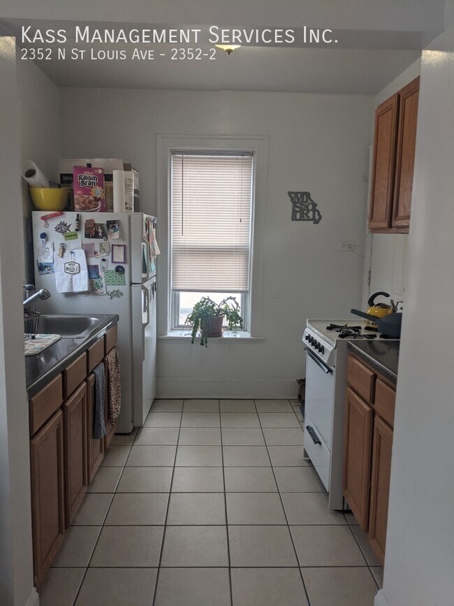 Foto del edificio - 2352 N St Louis Ave