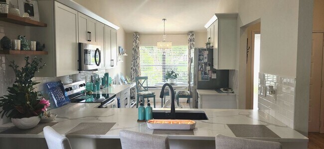 Foto del edificio - 425 Fox Den Cir