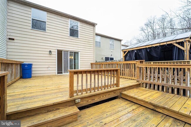 Foto del edificio - 9428 Orbitan Ct