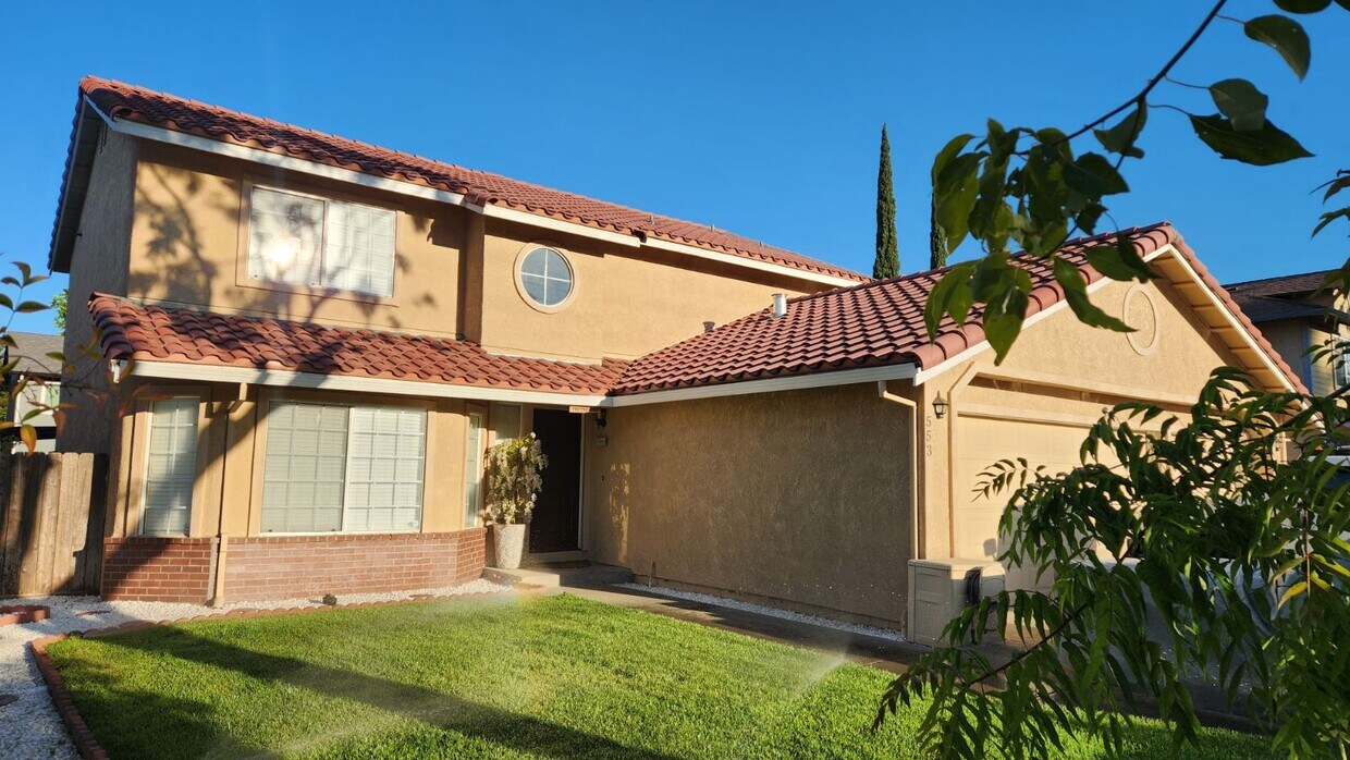 Foto del edificio - 553 N McClure Rd