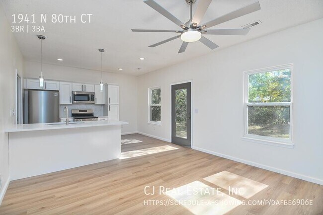 Foto del edificio - 1941 N 80th Ct