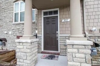Building Photo - 951 Barclay Cir