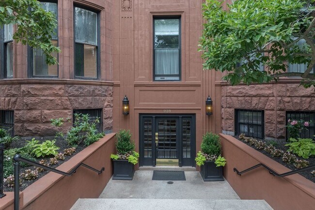 Foto del edificio - 236 Commonwealth Ave