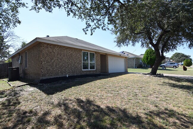 Building Photo - 203 Bronc Dr