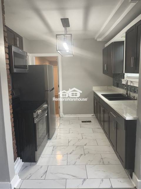 Building Photo - Welcome Home to this lovely updated 4-bedroom 2 baths