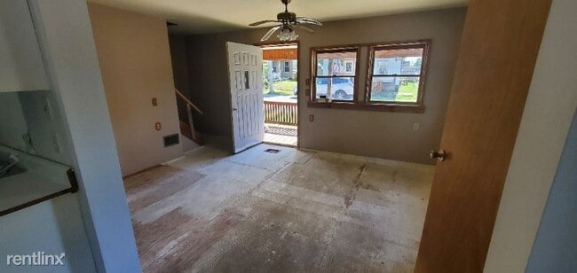 Building Photo - 3 br, 1 bath House - 500 Grant St B Unit B
