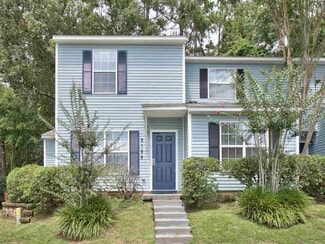 Building Photo - 2199 Timberwood Cir N