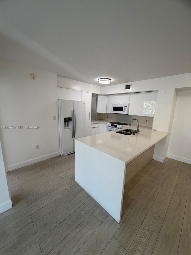 Foto del edificio - 4540 NW 107th Ave