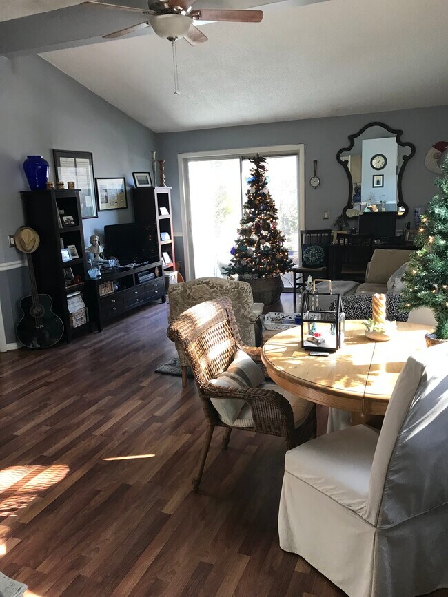 Building Photo - 873 Halifax Dr