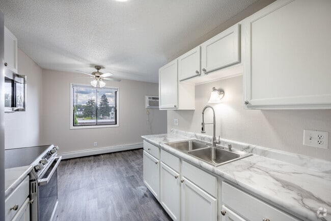 2BR, 1BA - 990SF - Kitchen - Allen Avenue