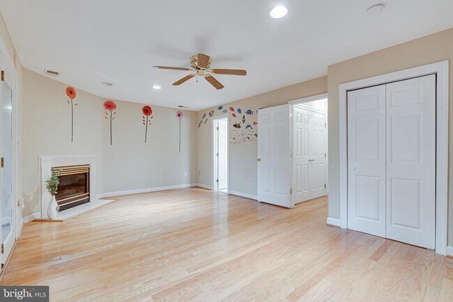 Foto del edificio - 6408 Gladys May Ln