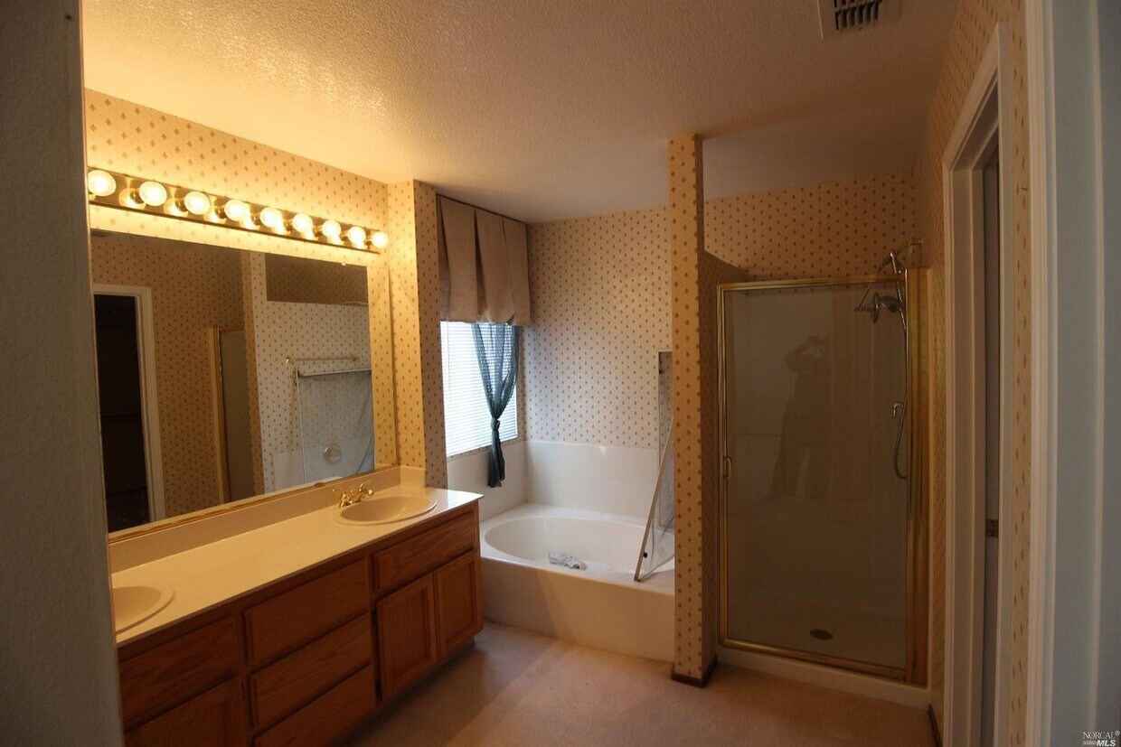 Primary Photo - 971 Youngsdale Dr