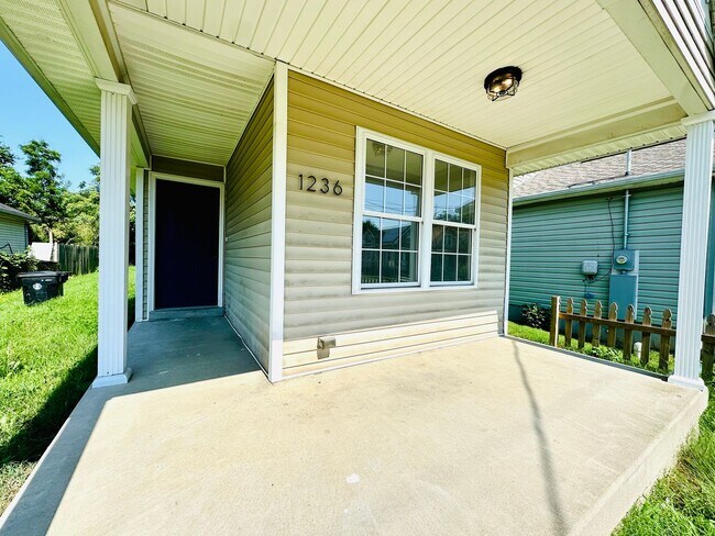 Building Photo - Completely renovated 3BR house in Shelby P...