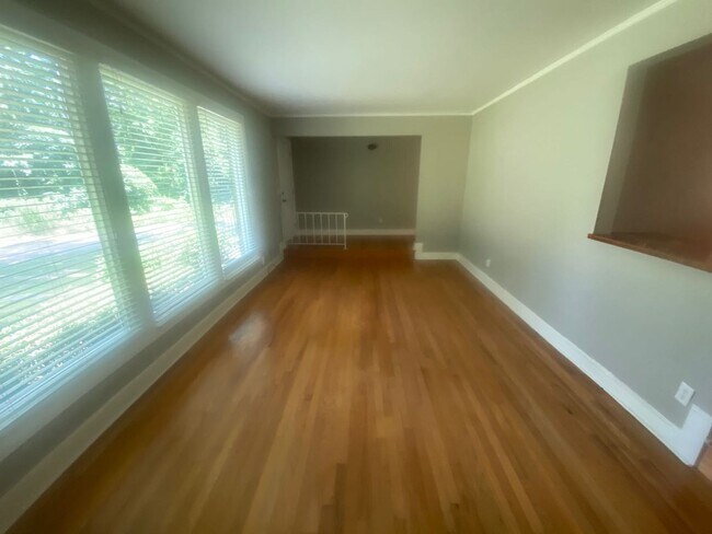 Foto del edificio - 1524 Alpine Dr