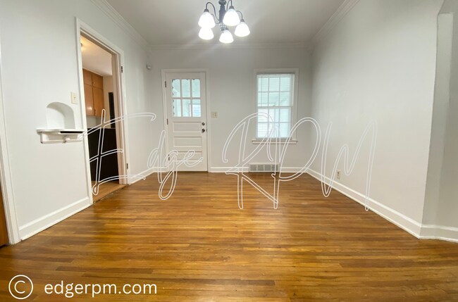 Foto del edificio - 426 Cornwall Ave
