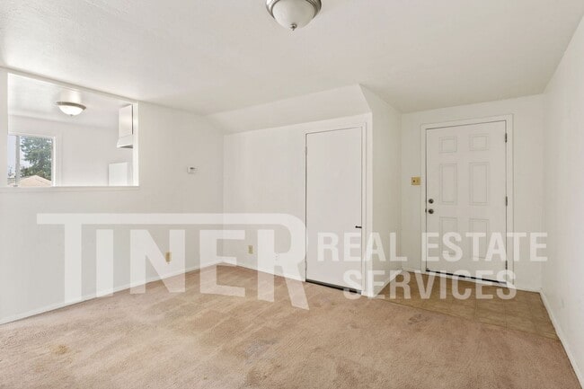 Building Photo - 1531 Virginia Ave