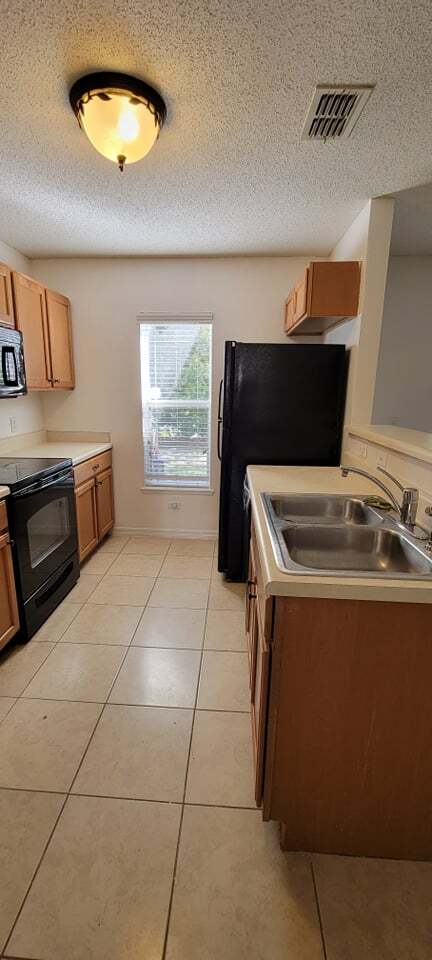 Foto del edificio - 2730 Merrieweather Ln