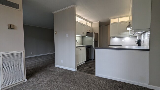 Building Photo - 2525 Main St