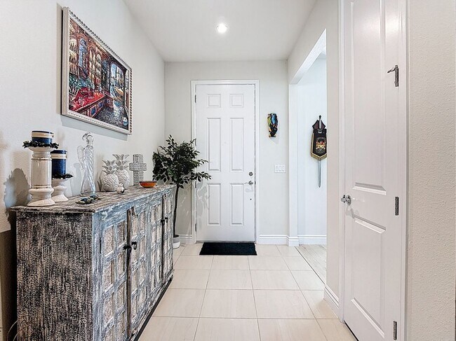 Building Photo - 6485 Shimmering Shrs Ln