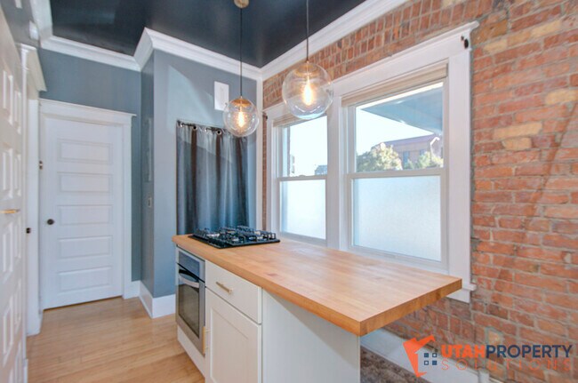 Foto del edificio - 214 W North Temple St