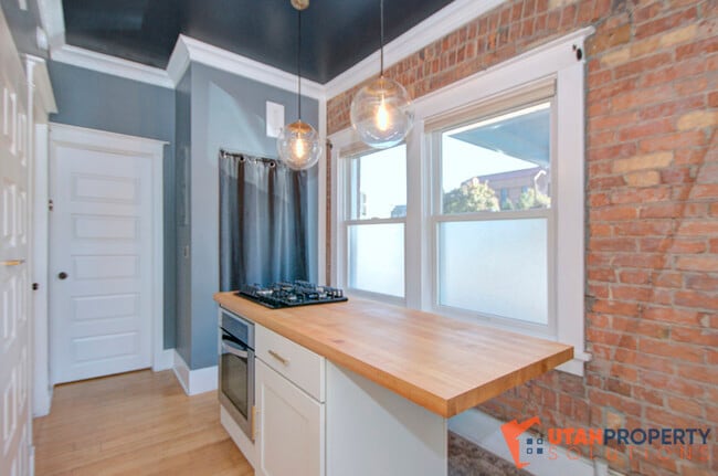 Building Photo - 214 W North Temple St