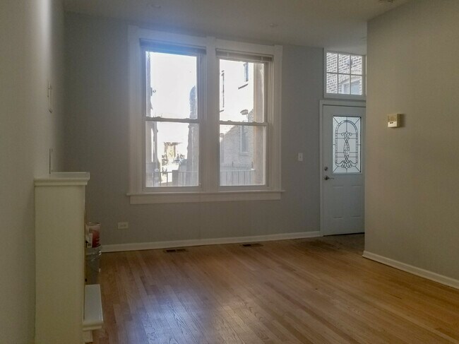 Building Photo - 1741 W Melrose St