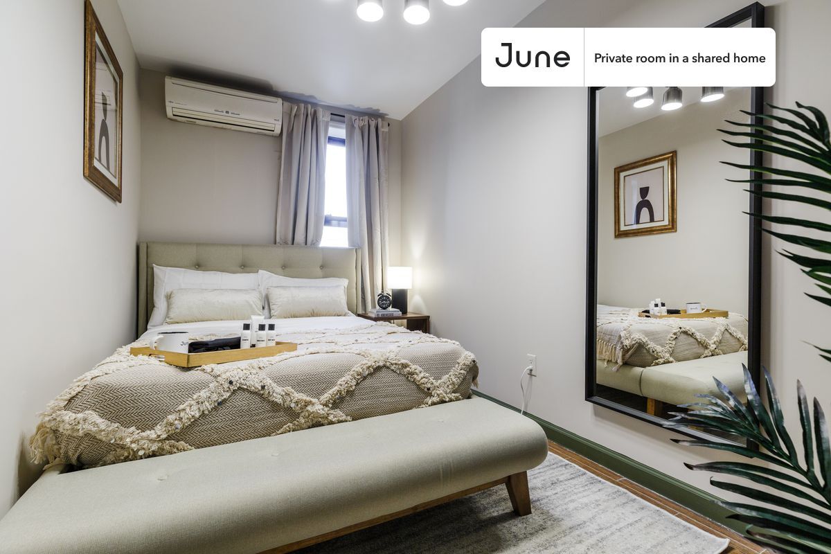 Primary Photo - Room in Shared 3 bed/1 bath home