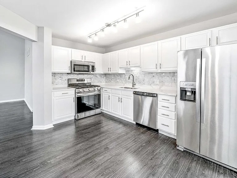 Primary Photo - 13843 S Cambridge Cir