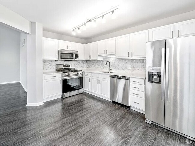 Building Photo - 13843 S Cambridge Cir