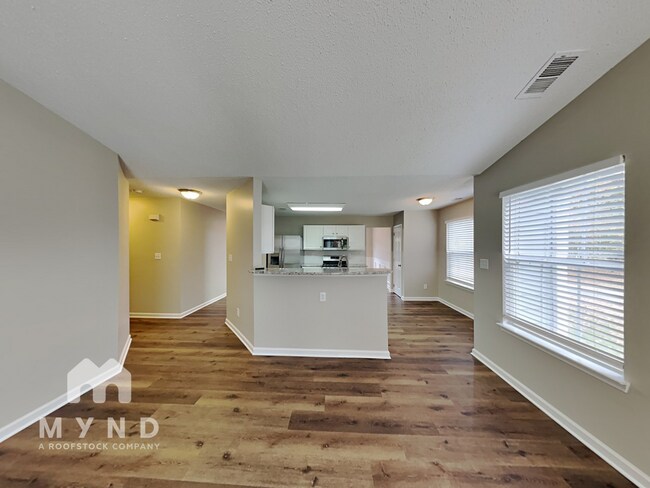 Foto del edificio - 7535 Henderson Park Rd