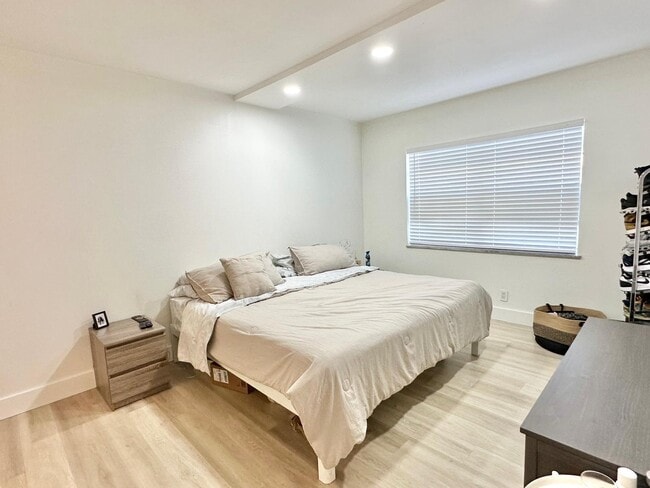 Building Photo - 1271 NW 13th St