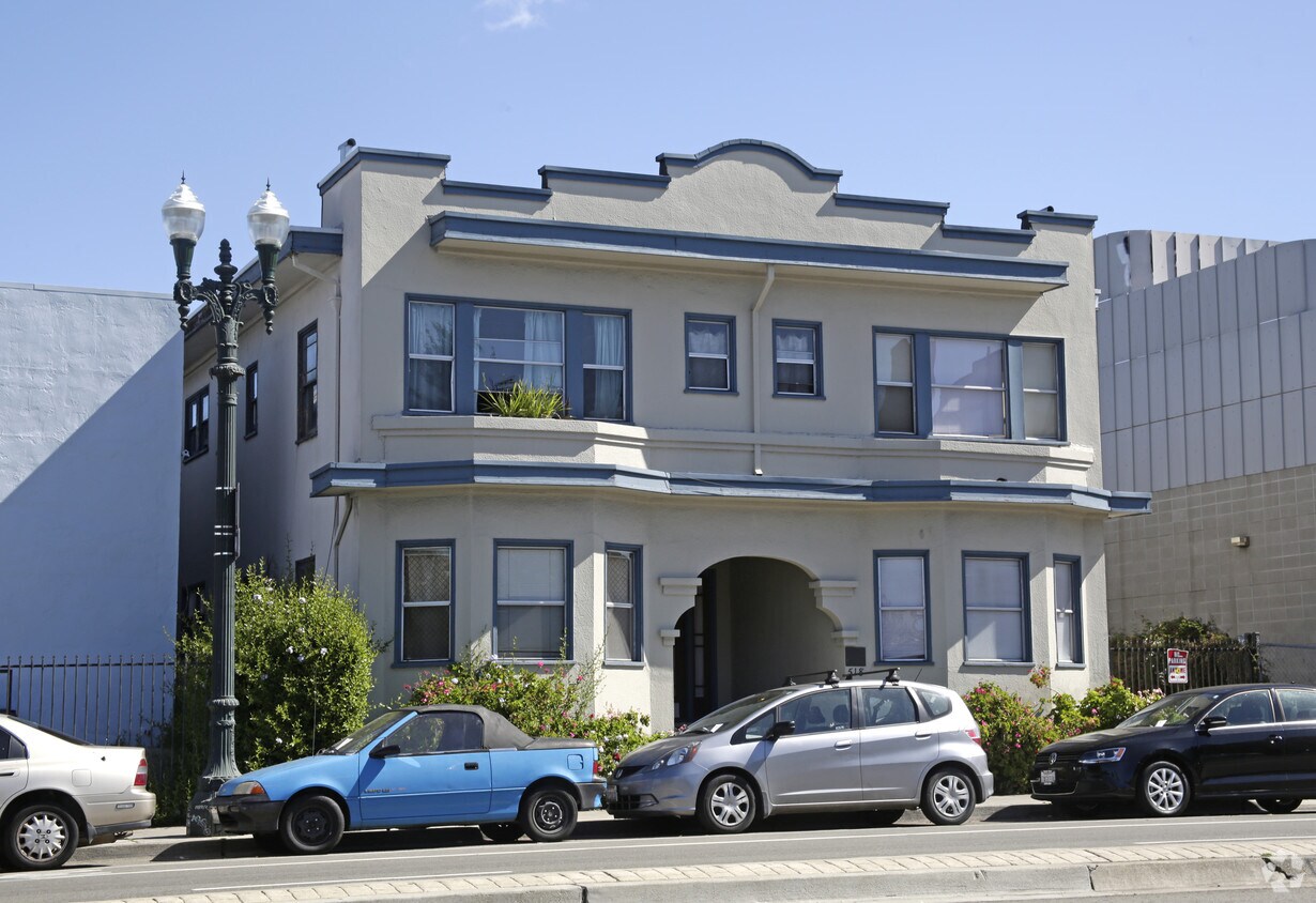 Building Photo - 518 40th St