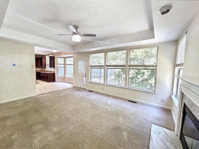 Foto del edificio - 3704 Thomasson Crossing Dr