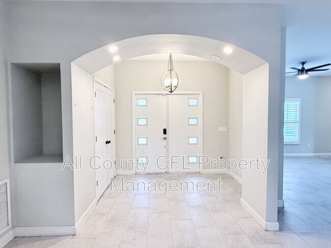 Building Photo - 2408 Corrine Dr