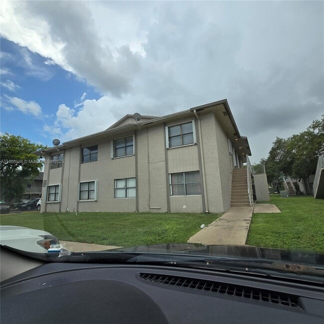 Building Photo - 15332 SW 72nd St