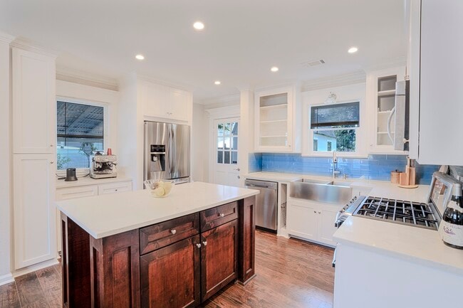 Foto del edificio - 407 E 27th St